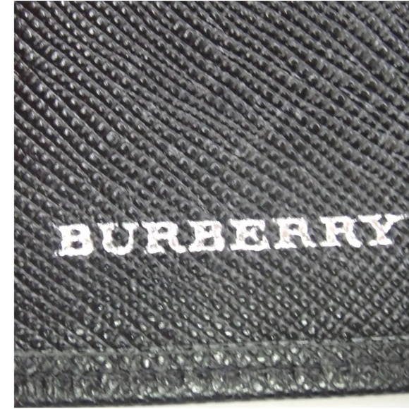 BURBERRY NWOT KEYCASE KEYHOLDER - Picture 9 of 12
